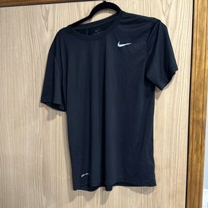men’s medium nike dri-fit tee